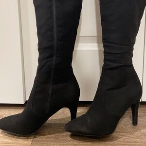 Stunning Knee-High Heeled Boots – Lightly Used & Ready to Impress!